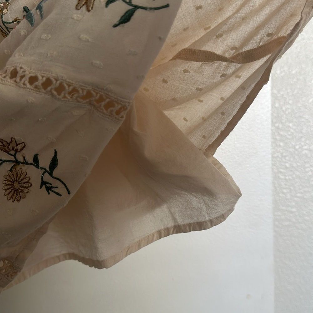 böhme Curated Collection Embroidered Top EUC - Picture 6 of 9